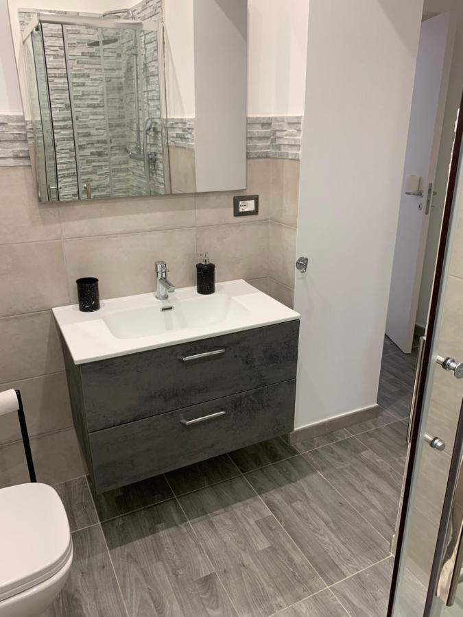 Vicolo Etnea Apartment คาตาเนีย ภายนอก รูปภาพ